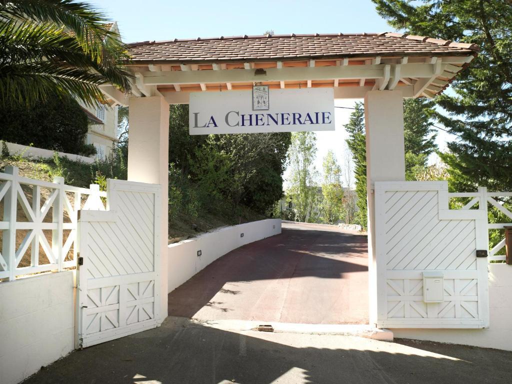Hotel Villa La Cheneraie แซ็งต์-ราฟาเอล ภายนอก รูปภาพ